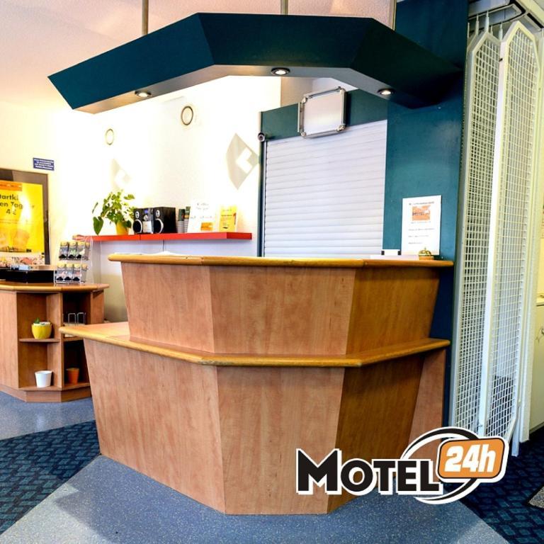 Motel 24H Koeln Frechen Ngoại thất bức ảnh