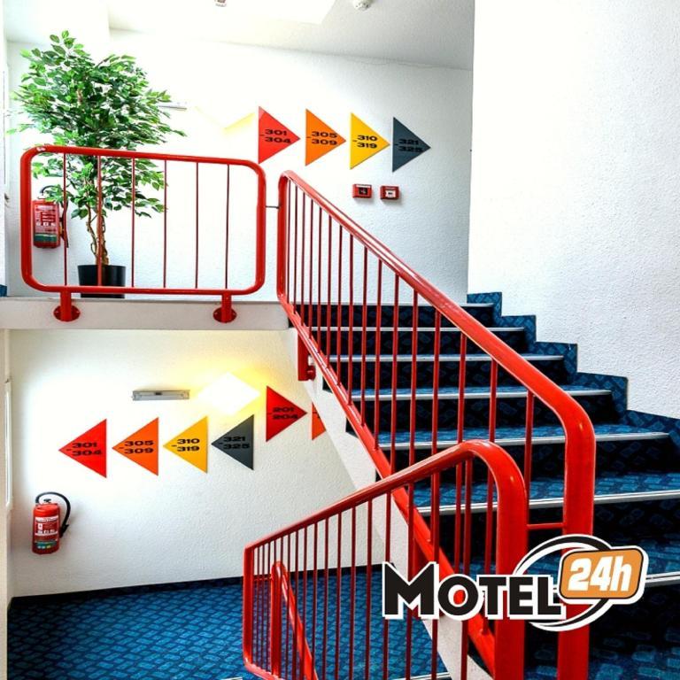 Motel 24H Koeln Frechen Ngoại thất bức ảnh